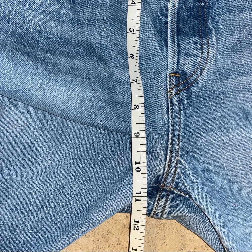 Levi’s Jeans - premium “wedgie straight” distressed medium blue button fly - Picture 12 of 13